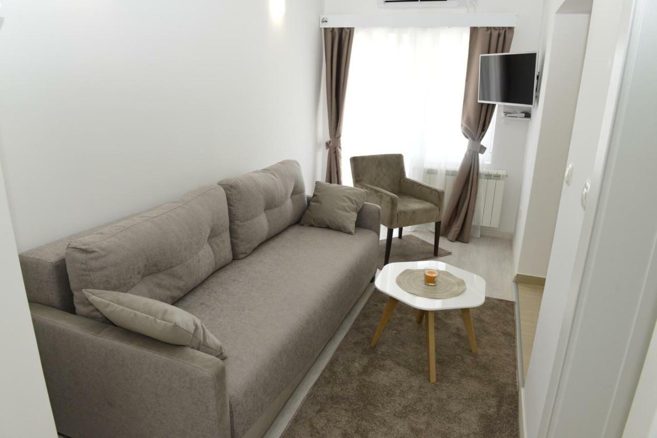 טיווט Apartmani Stefanija מראה חיצוני תמונה