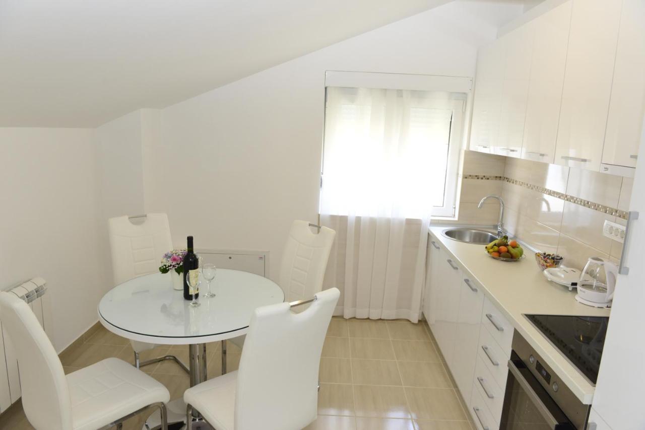 טיווט Apartmani Stefanija מראה חיצוני תמונה